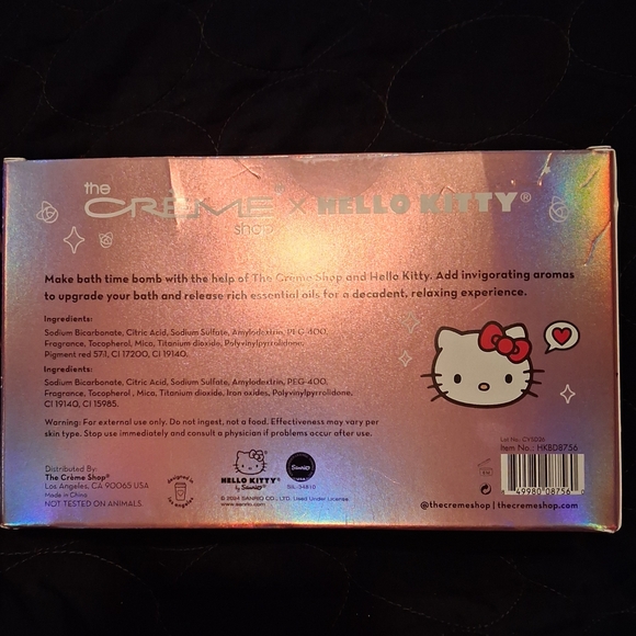 Crème Shop x Hello Kitty 3D Aromatherapy Bath Bombs - Pink and Gold - Picture 3 of 3